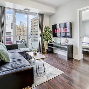 Downtown King Apartment